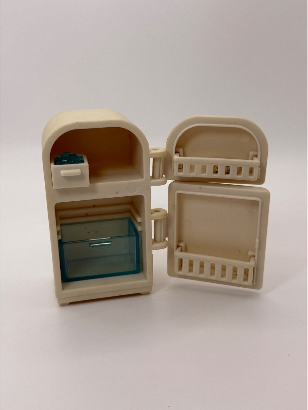 1:16 Calico Critters Sylvanian Families Refrigerator Miniature